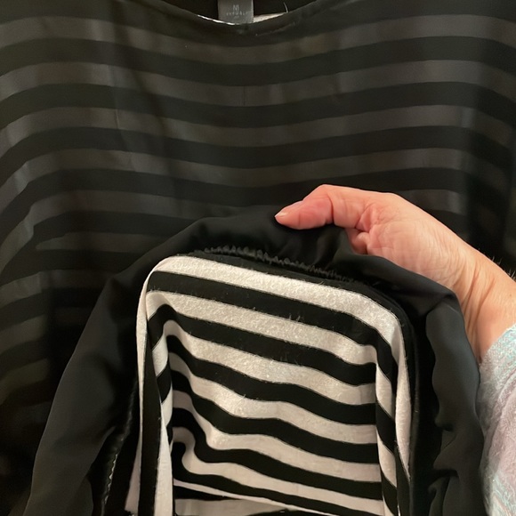 Women’s Black Sheer Striped Overlay Blouse Size Medium - Picture 6 of 8
